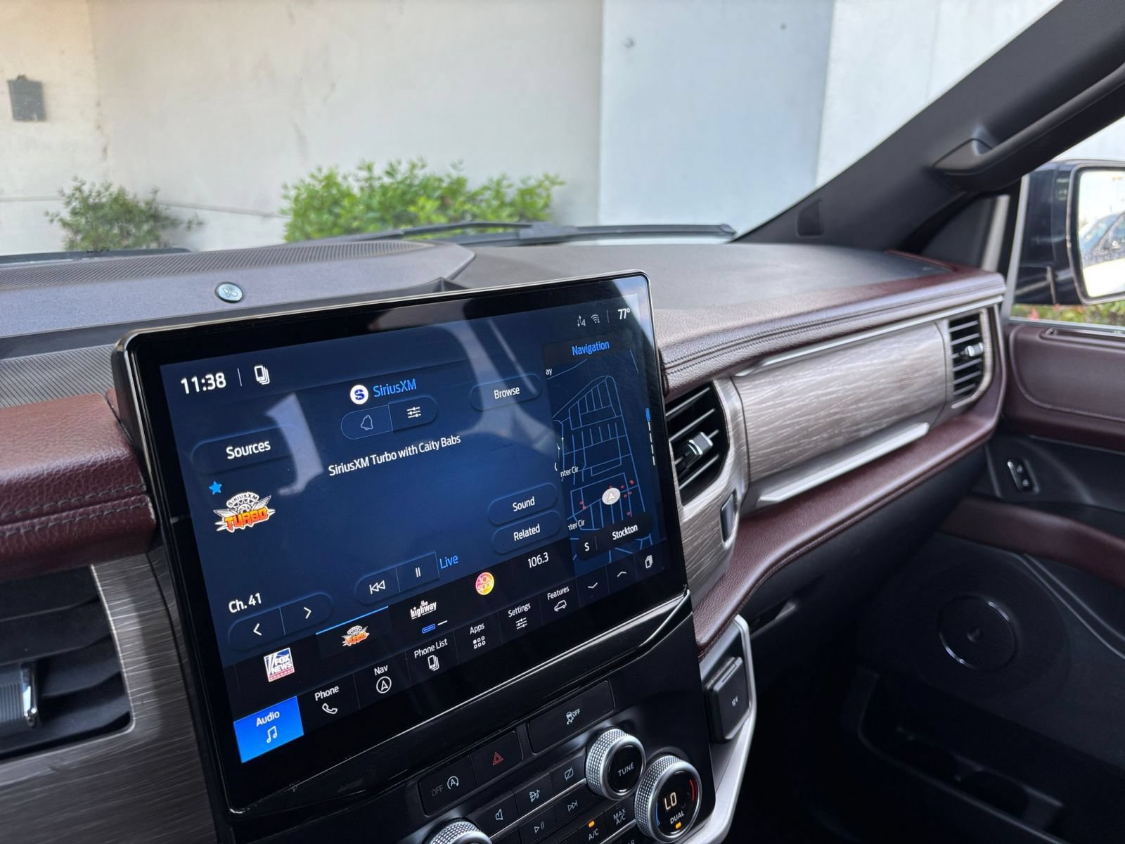Used 2024 Ford Expedition Limited AWD/4WD image 20