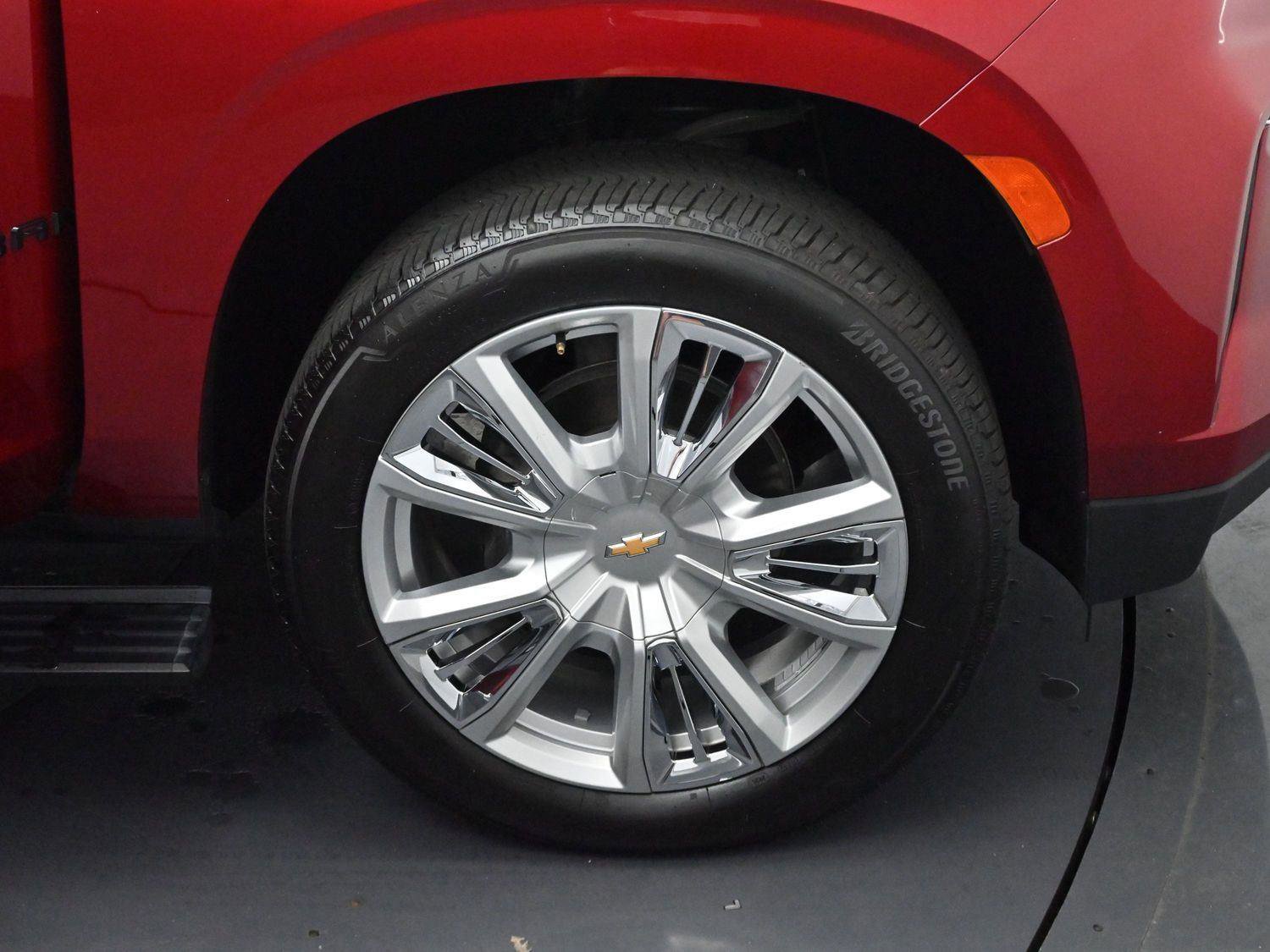 Used 2024 Chevrolet Suburban High Country image 39