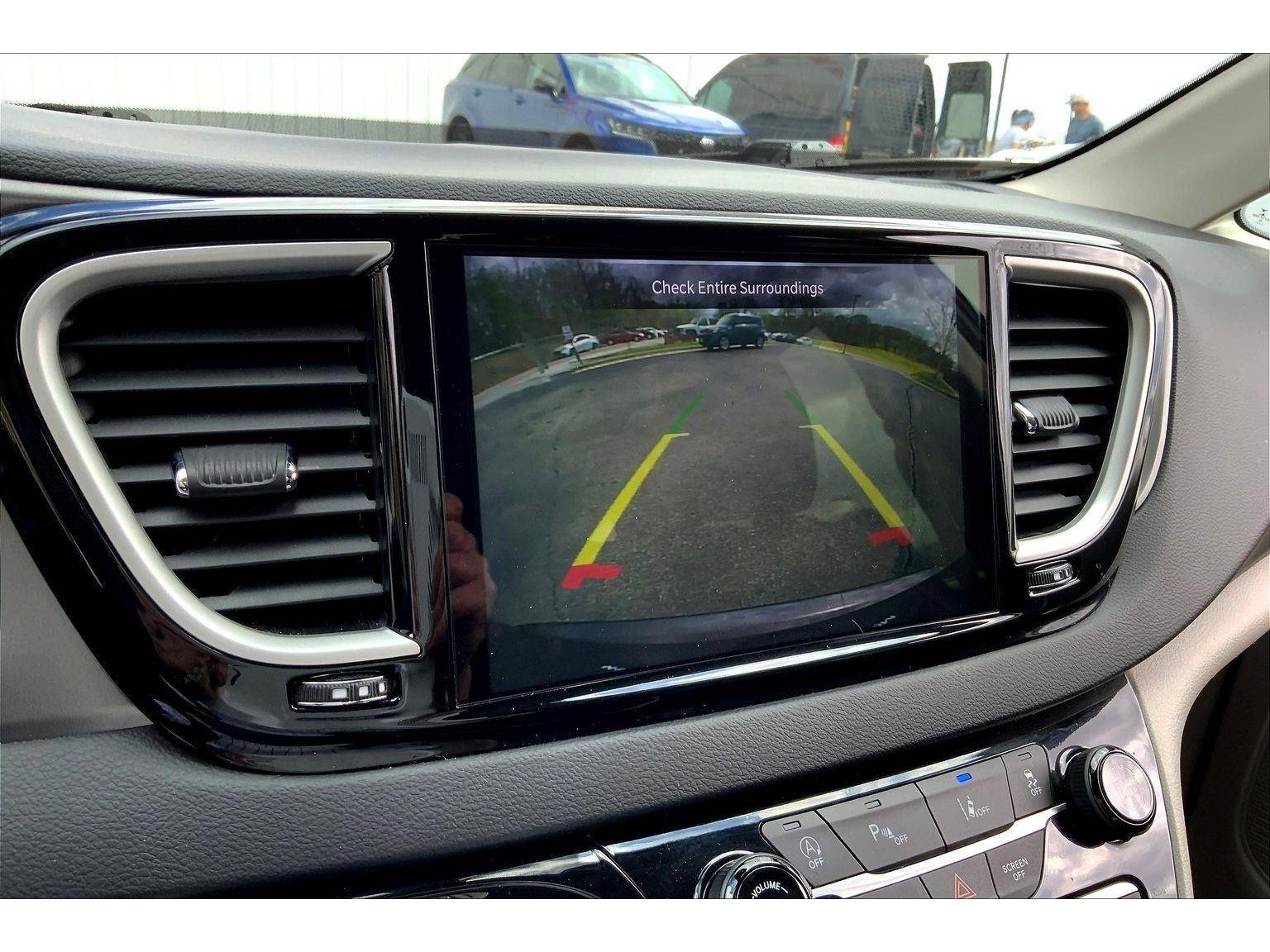 Used 2023 Chrysler Pacifica Touring-L image 20