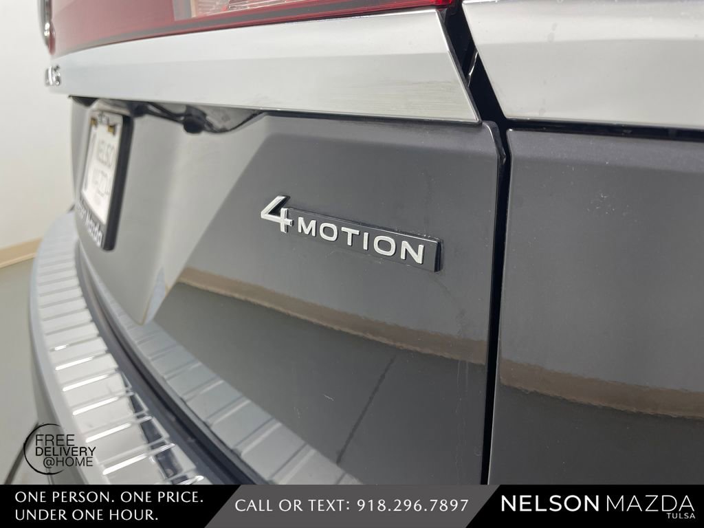 Used 2024 Volkswagen Atlas SEL Premium R-Line image 11