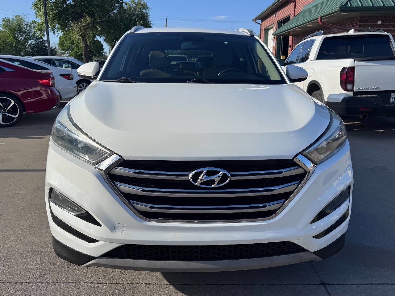 Used 2017 Hyundai Tucson Limited w/ Cargo Package AWD/4WD image 2