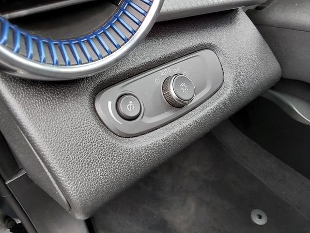 Used 2025 Chevrolet Trax LT FWD image 12