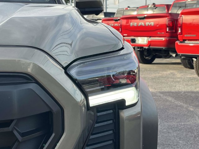 Used 2025 Toyota Tacoma 4x4 Double Cab Hybrid image 9