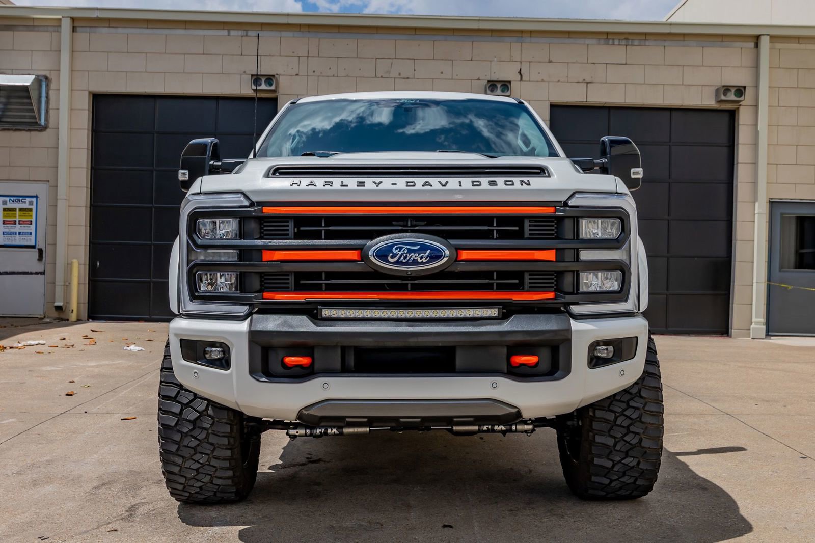 Used 2024 Ford F250 Lariat w/ Lariat Ultimate Package AWD/4WD image 2