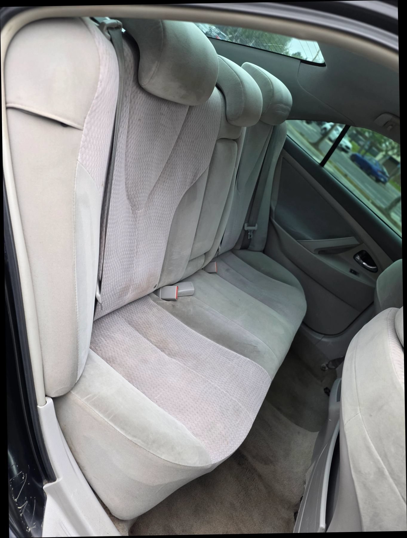 Used 2010 Toyota Camry LE FWD image 17