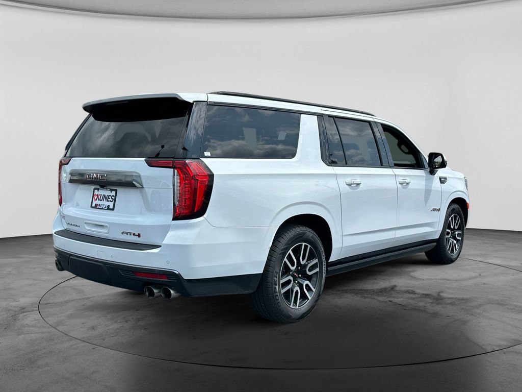 Used 2022 GMC Yukon XL AT4 w/ AT4 Premium Plus Package AWD/4WD image 8