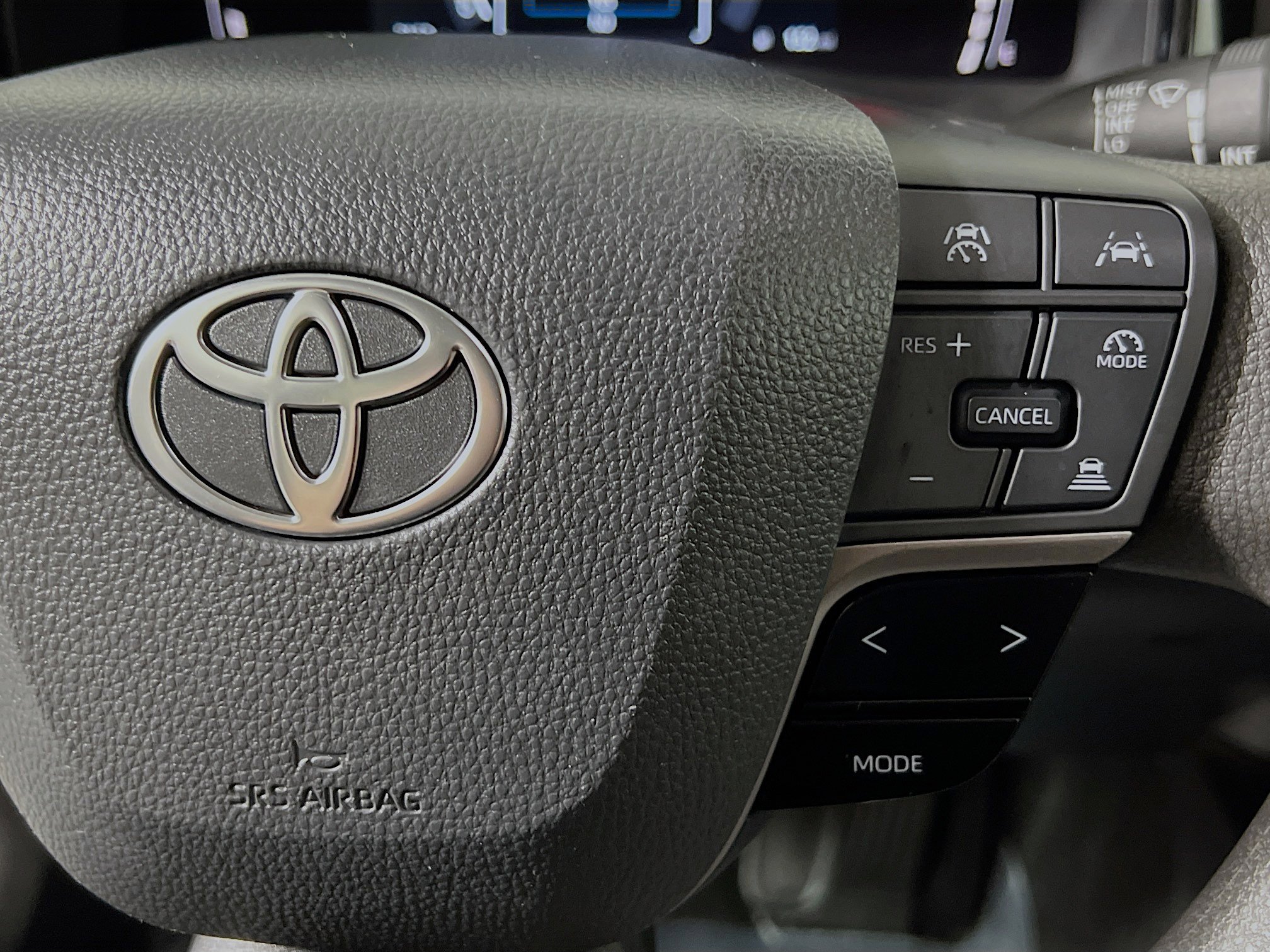 Used 2025 Toyota Camry LE w/ Convenience Package image 20