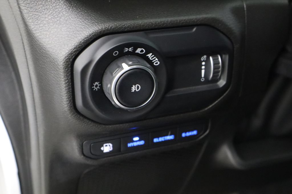Used 2023 Jeep Wrangler Unlimited Sahara w/ Cold Weather Group AWD/4WD image 22