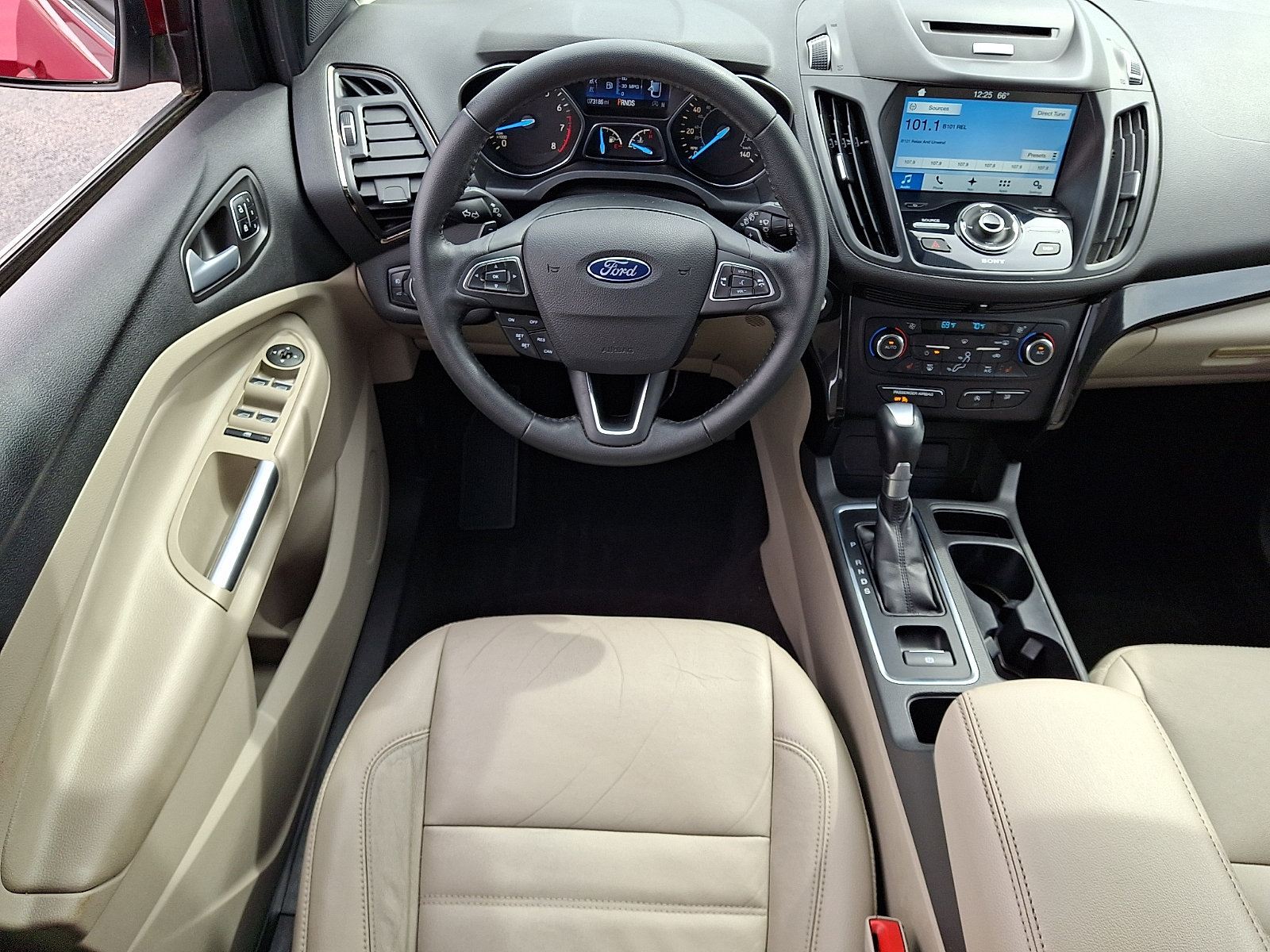 Used 2017 Ford Escape Titanium AWD/4WD image 14