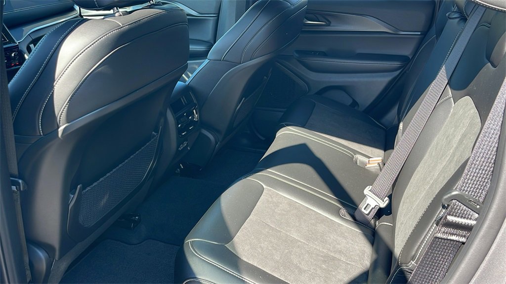 New 2025 Jeep Grand Cherokee Altitude image 12