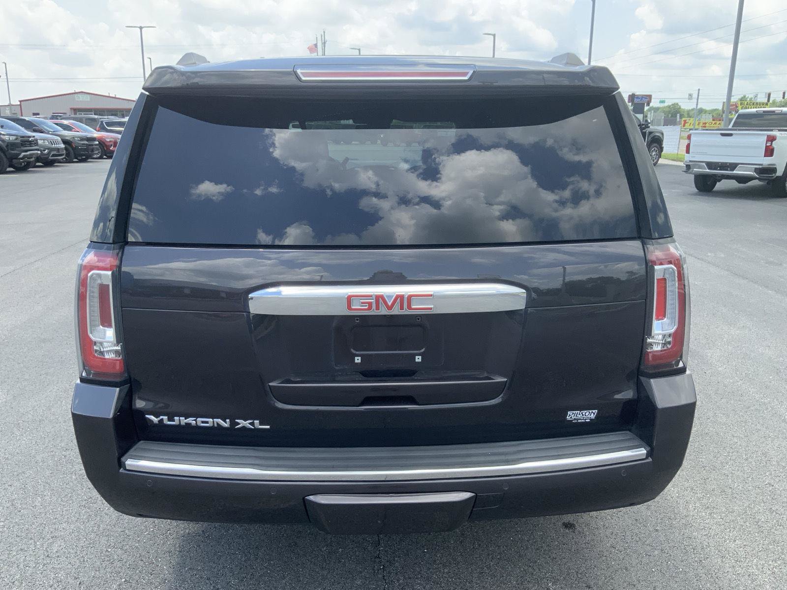 Used 2018 GMC Yukon XL Denali w/ Denali Ultimate Package AWD/4WD image 10