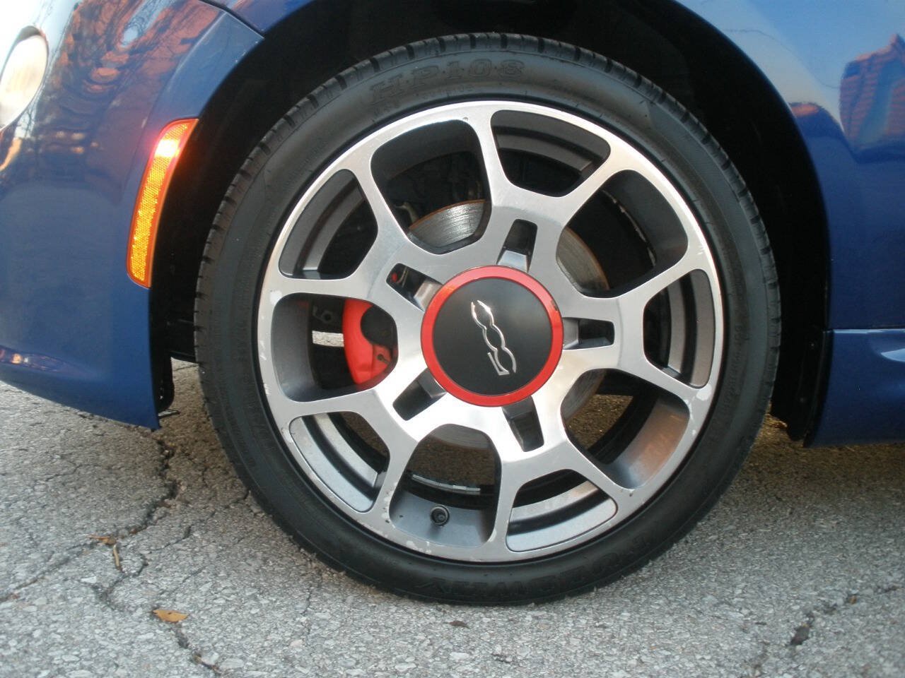 Used 2012 FIAT 500 Sport w/ Safety & Sound Pkg FWD image 40