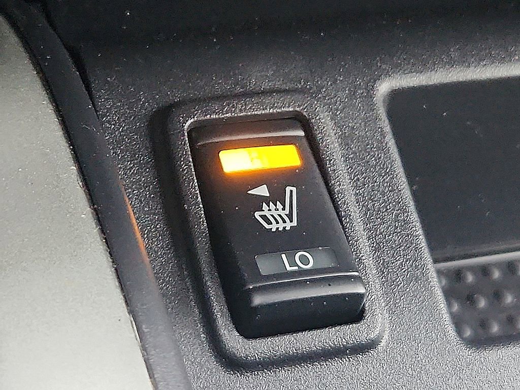 Certified 2018 Nissan Titan SV w/ SV Convenience Package image 25