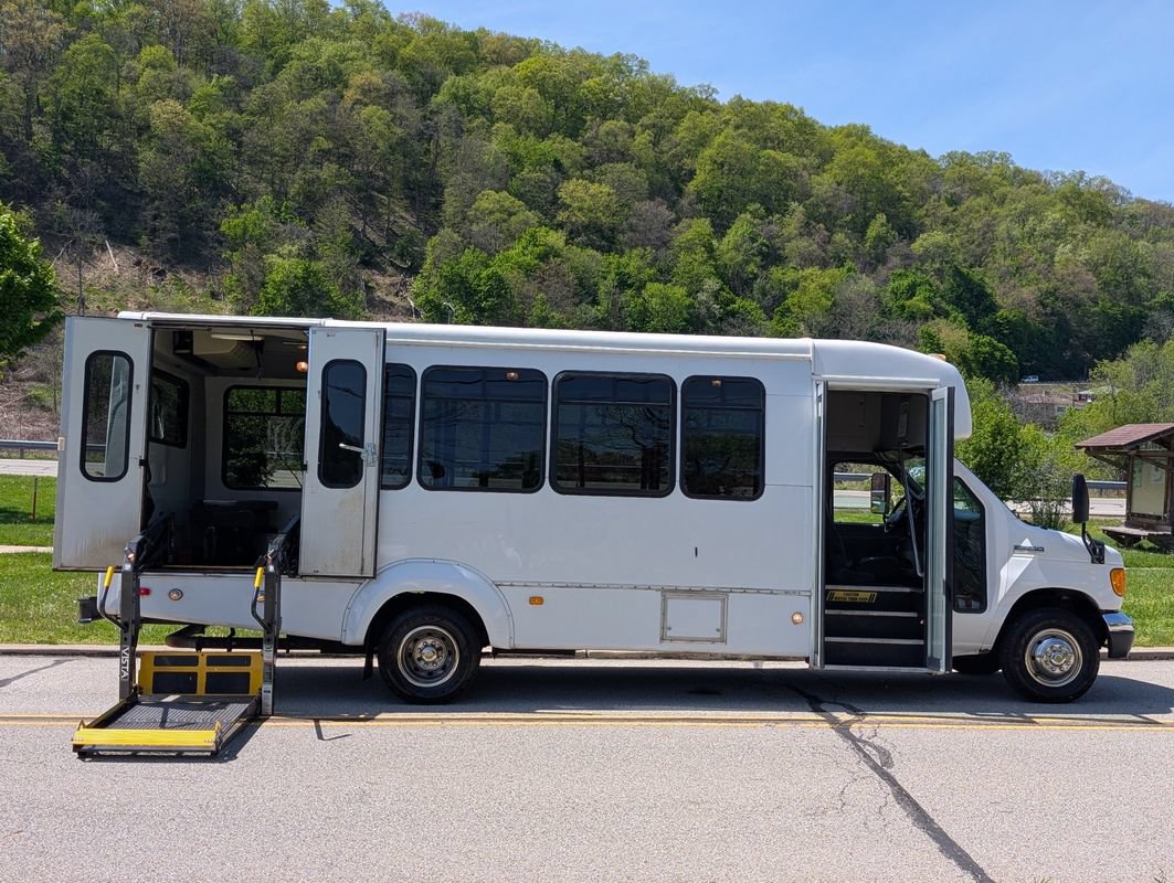 Used 2007 Ford E-450 and Econoline 450 RWD image 7
