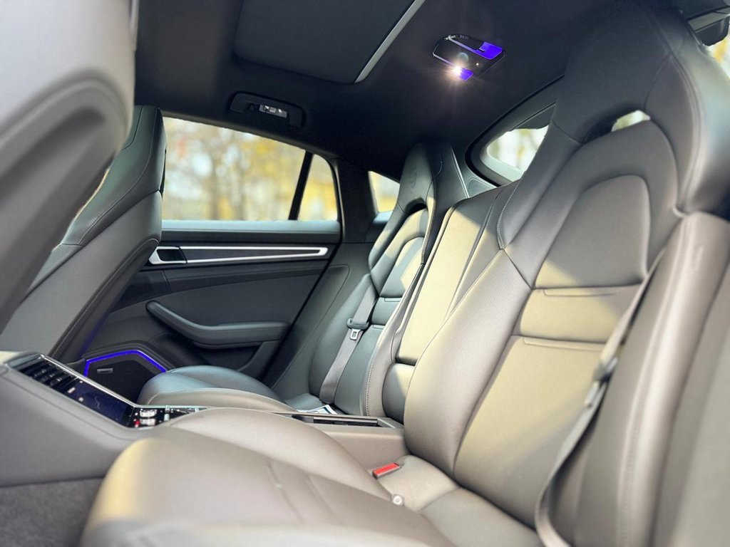 Used 2022 Porsche Panamera 4 Platinum Edition w/ Assistance Package image 19