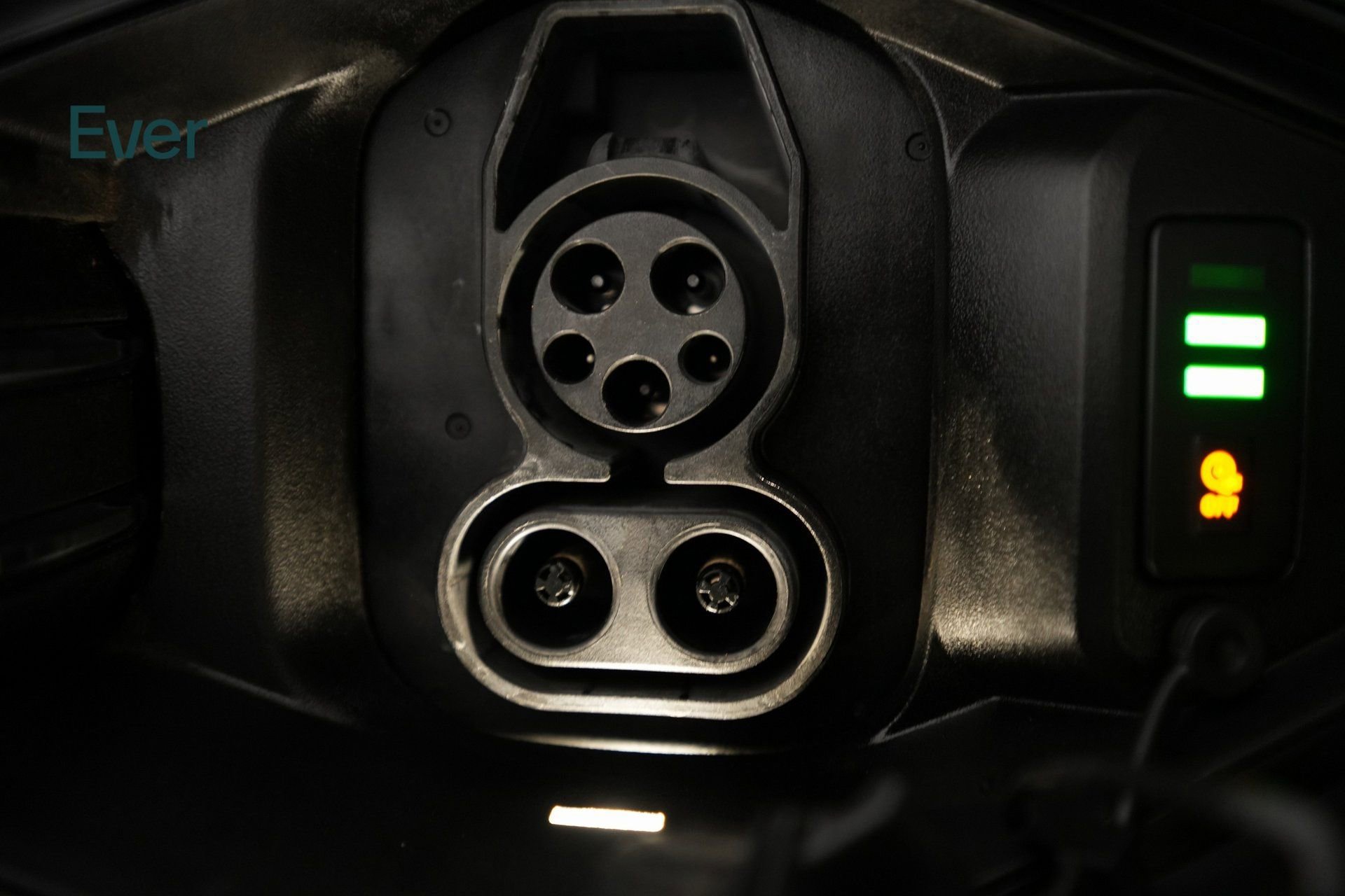 Used 2024 Genesis G80 image 23