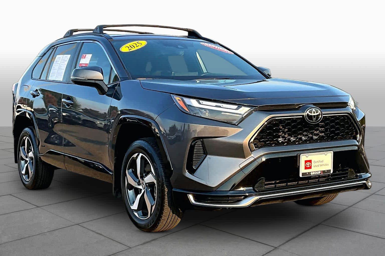Used 2025 Toyota RAV4 SE w/ Weather & Moonroof Package AWD/4WD image 2