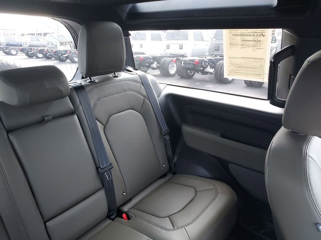 Used 2023 Land Rover Defender 90 X-Dynamic SE image 14