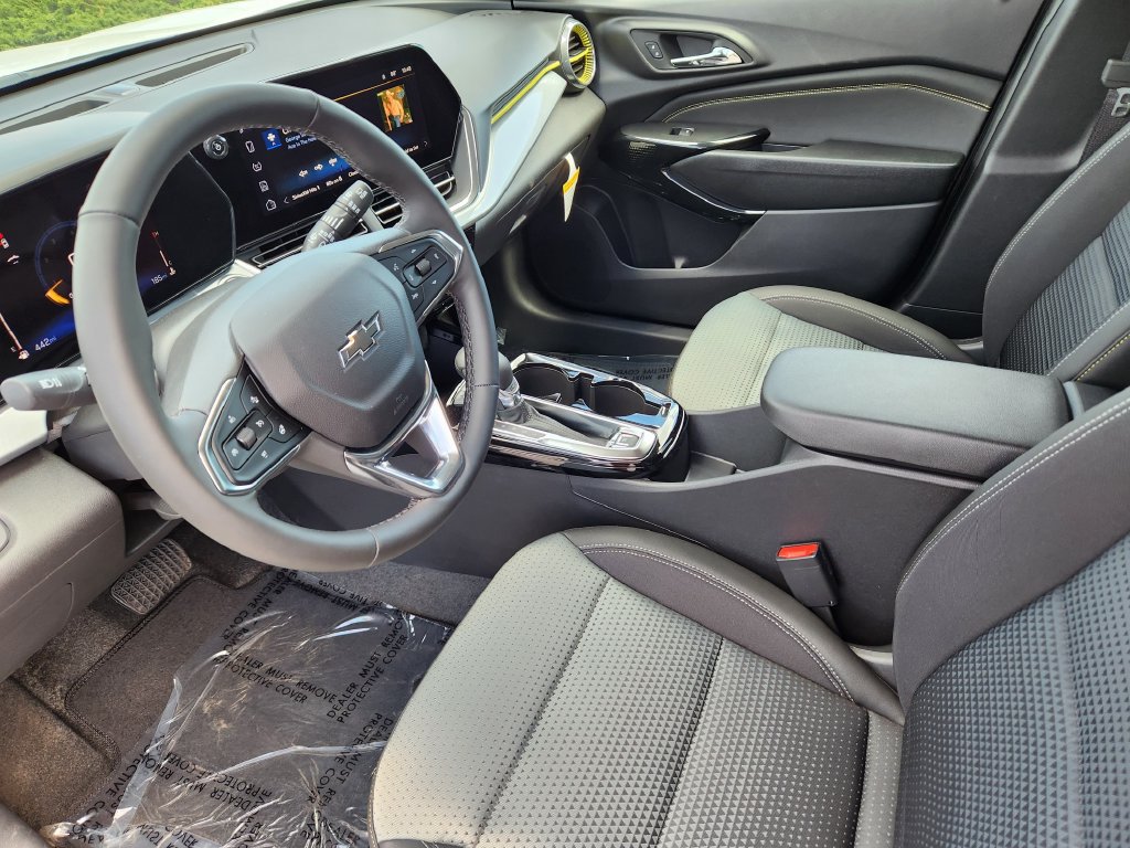 New 2026 Chevrolet Trax LT w/ Driver Confidence Package FWD image 8