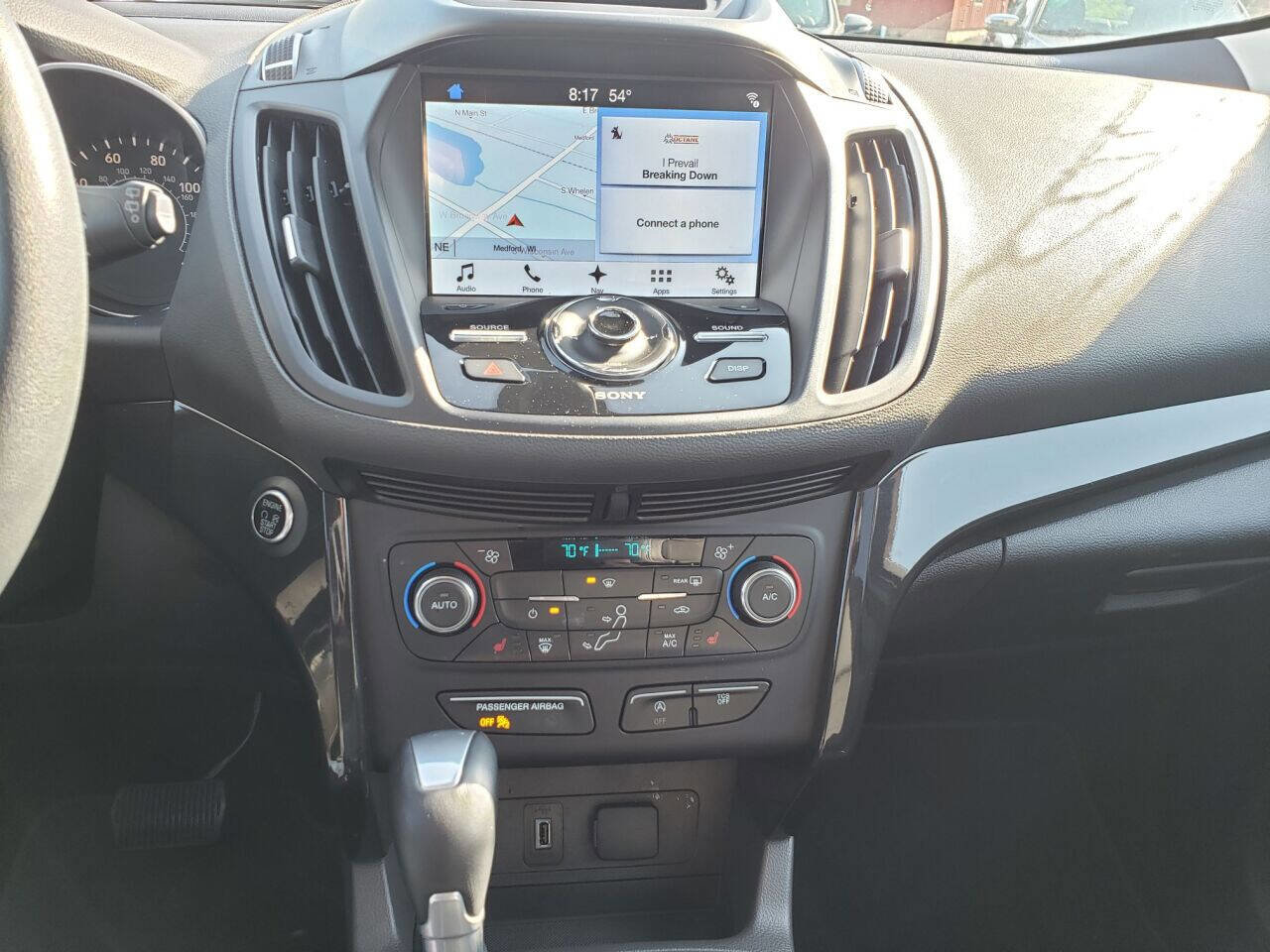 Used 2017 Ford Escape Titanium image 1