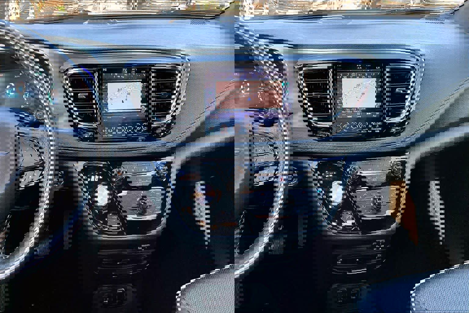 Used 2020 Chrysler Pacifica Limited w/ Advanced Safetytec Group image 8