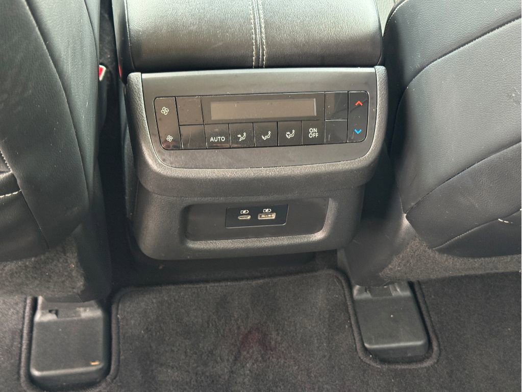 Used 2022 Nissan Pathfinder SL image 13