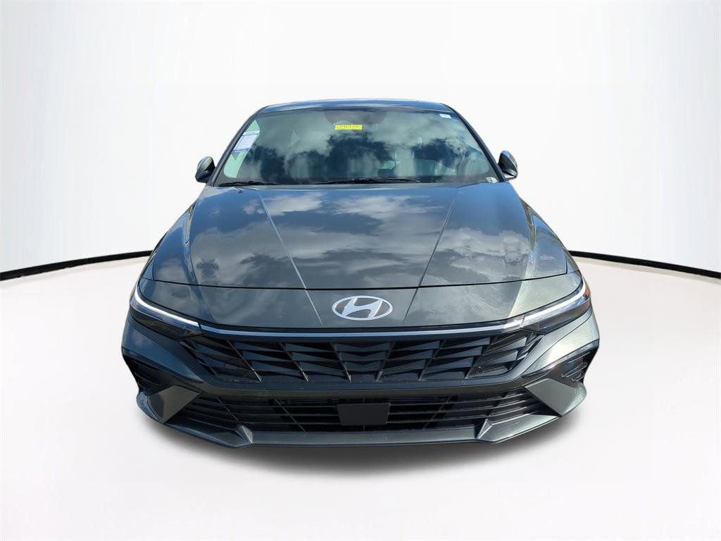 New 2026 Hyundai Elantra Limited image 3