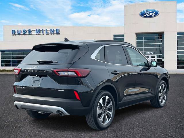 Used 2025 Ford Escape Platinum AWD/4WD image 4