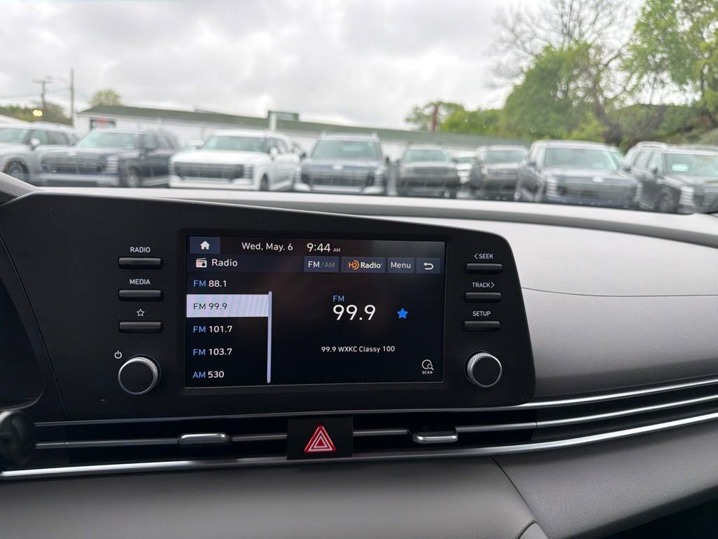 Certified 2023 Hyundai Elantra SE FWD image 22