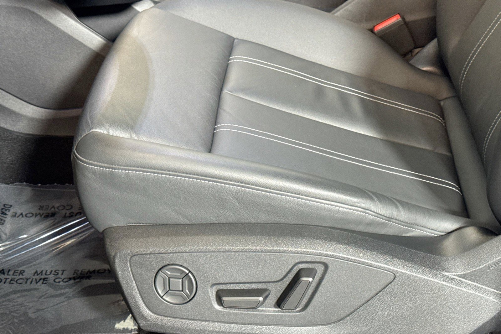 Used 2025 Audi Q4 e-tron Premium Plus image 18