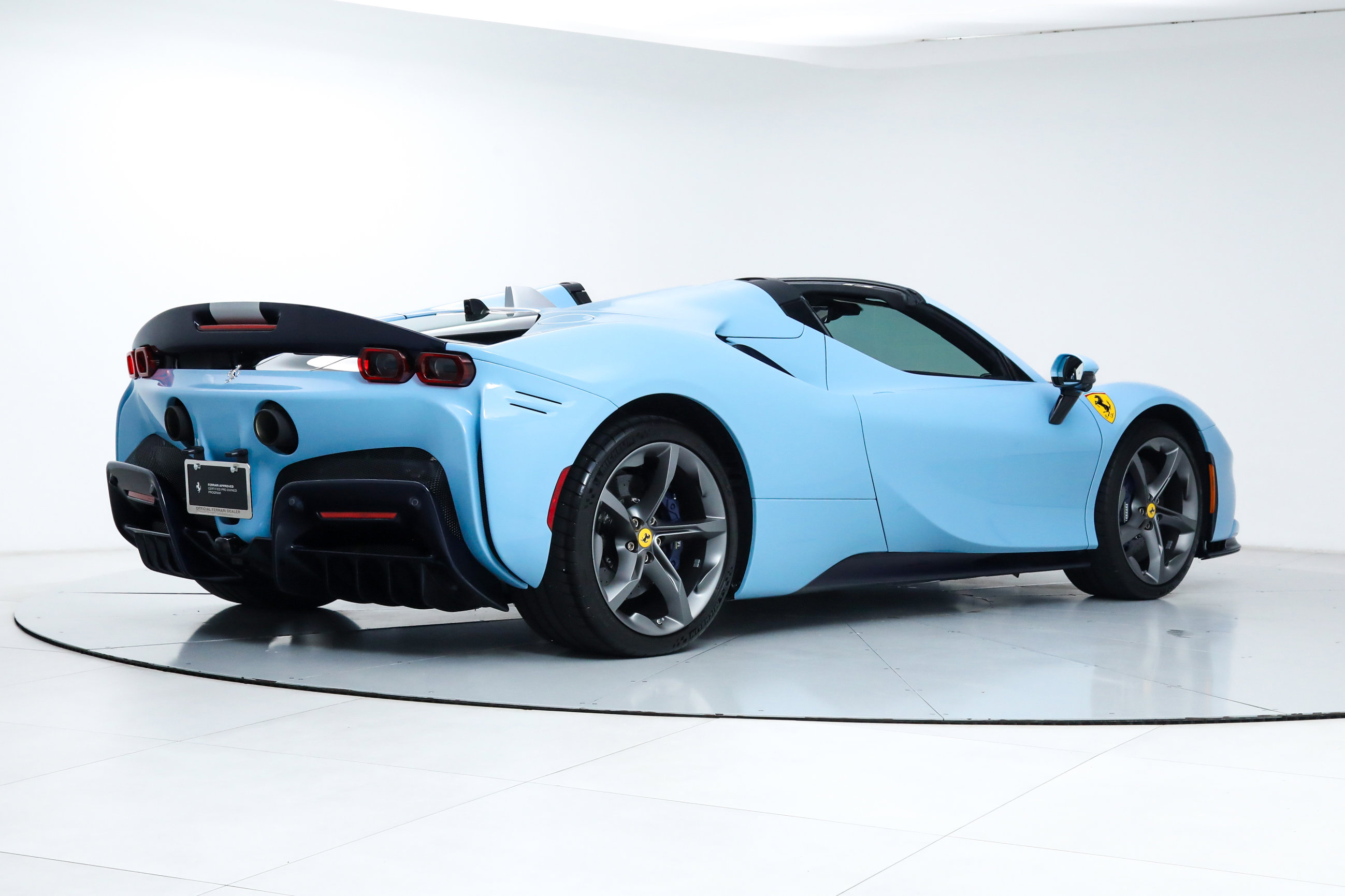 Certified 2025 Ferrari SF90 Spider AWD/4WD image 3