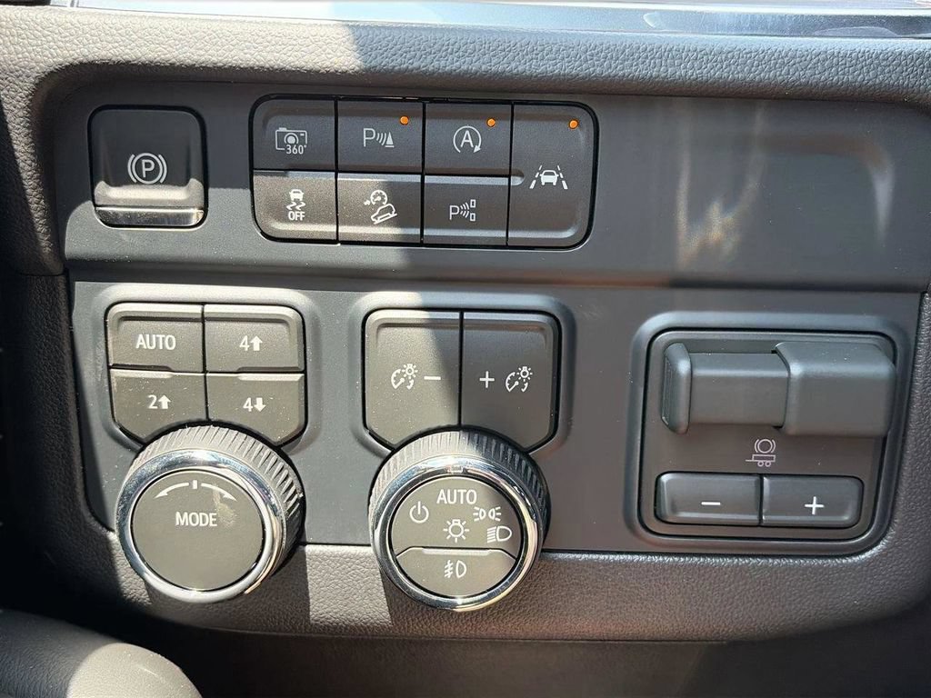 New 2026 Chevrolet Tahoe Z71 w/ Comfort Package AWD/4WD image 27