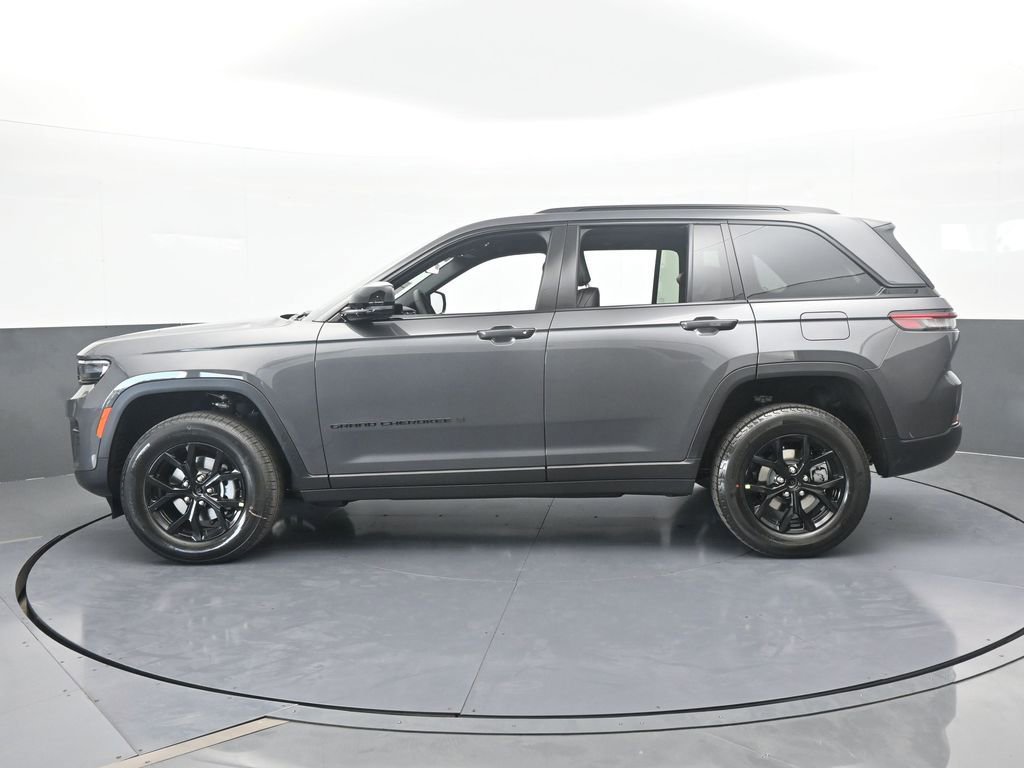 New 2025 Jeep Grand Cherokee Altitude image 3