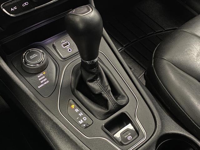 Used 2019 Jeep Cherokee Latitude Plus w/ Comfort/Convenience Group image 21