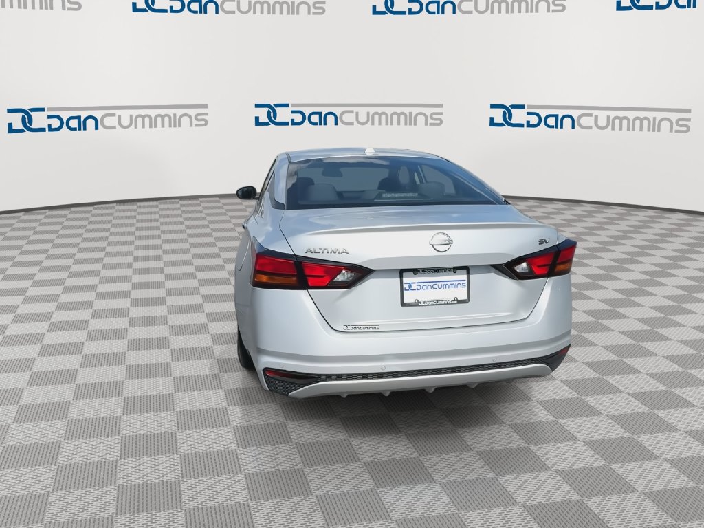 Used 2024 Nissan Altima 2.5 SV FWD image 8