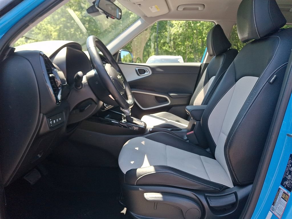 Used 2023 Kia Soul GT-Line FWD image 14