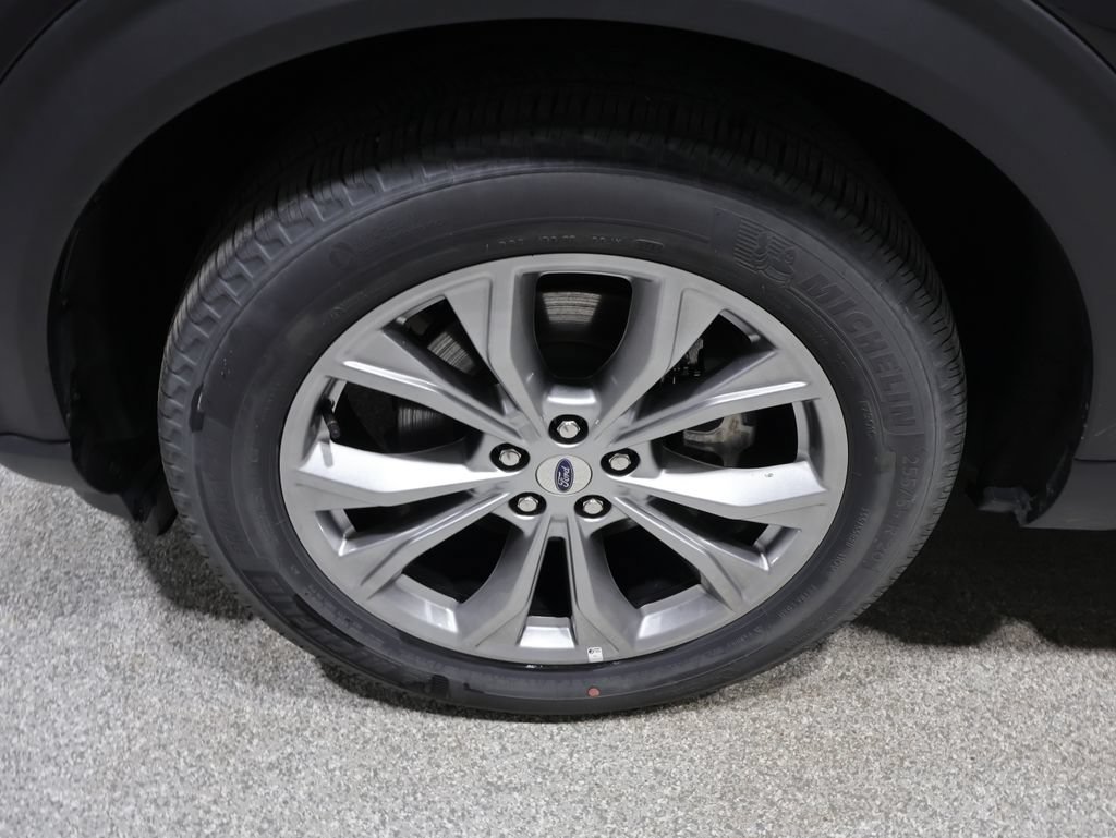 Used 2024 Ford Explorer Limited w/ Equipment Group 301A AWD/4WD image 8