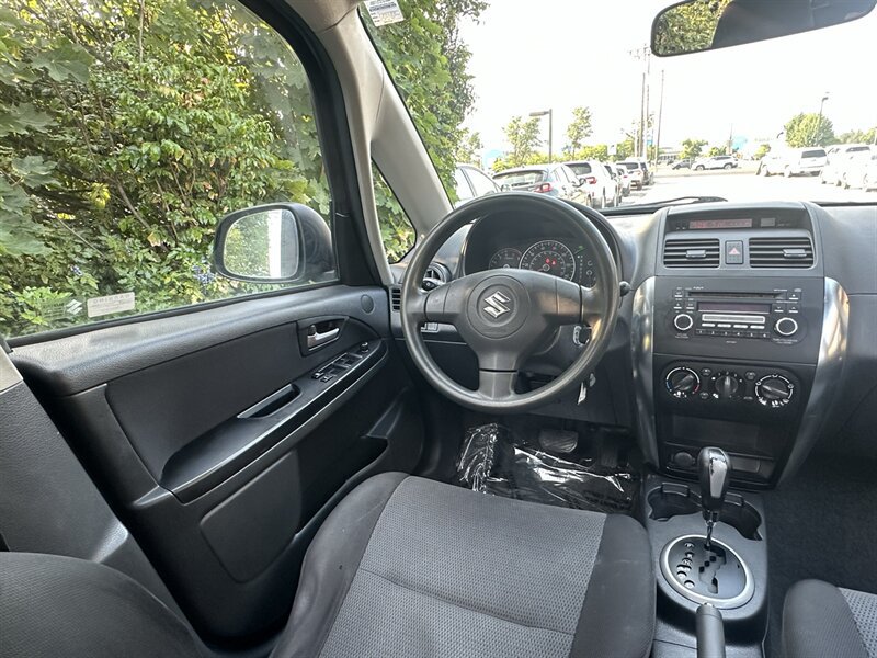 Used 2008 Suzuki SX4 Sport FWD image 4