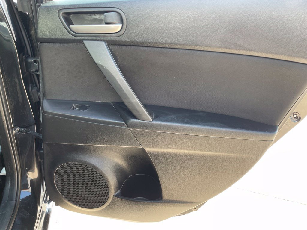 Used 2013 MAZDA MAZDA3 i Sport FWD image 24