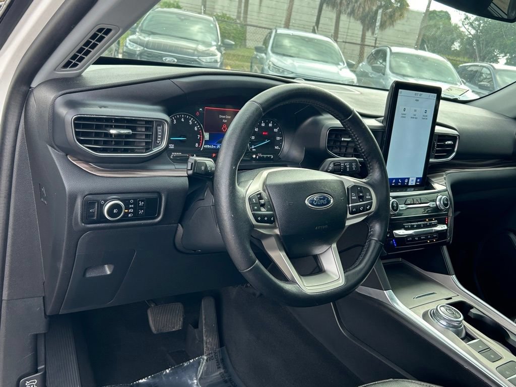 Used 2024 Ford Explorer Limited w/ Limited Technology Package RWD image 34