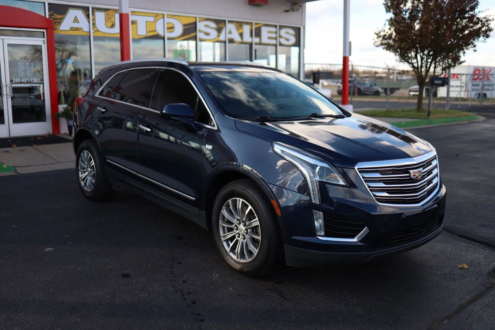 Used 2017 Cadillac XT5 Luxury w/ Driver Awareness Package AWD/4WD image 3