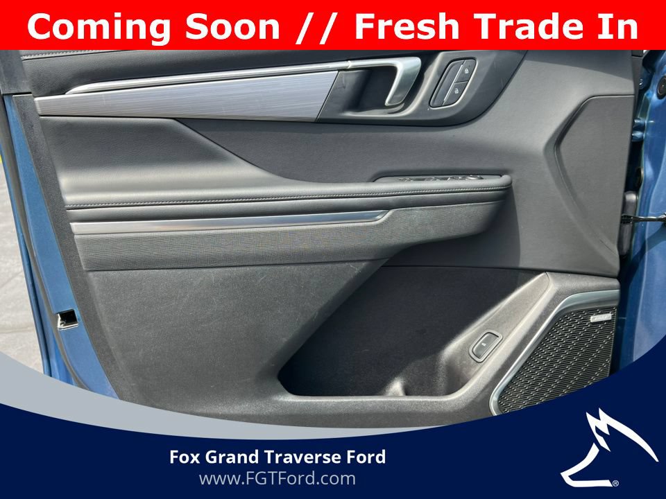 Used 2025 Buick Enclave Preferred AWD/4WD image 13