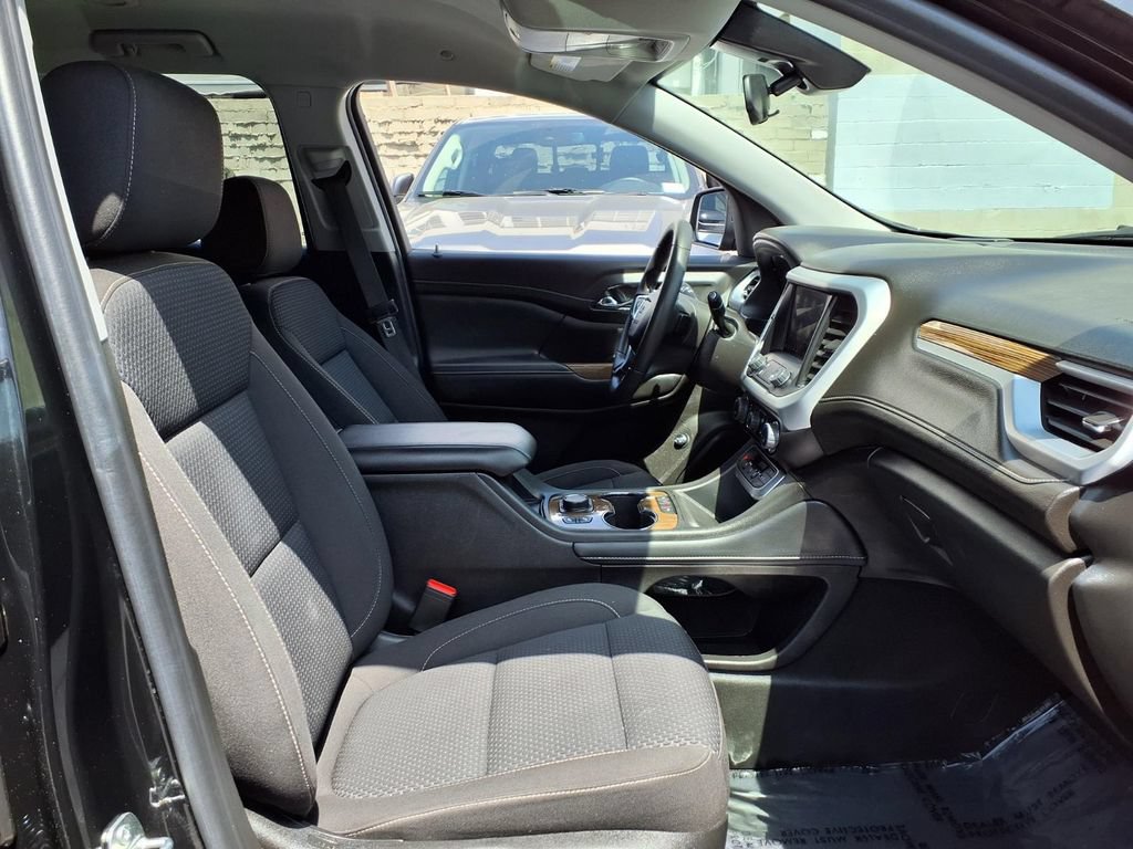 Certified 2023 GMC Acadia SLE w/ Driver Convenience Package FWD image 6