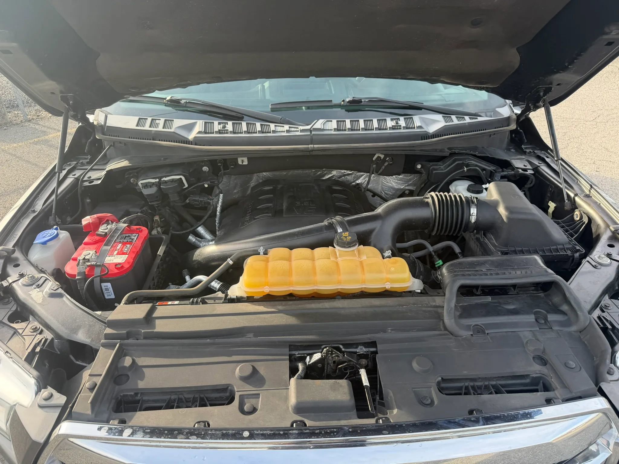 Used 2015 Ford F150 Lariat image 28