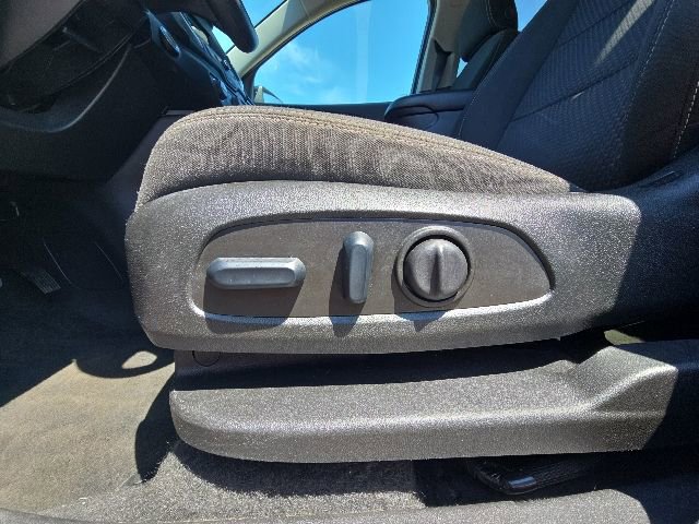 Used 2024 GMC Terrain SLE w/ Driver Convenience Package FWD image 21