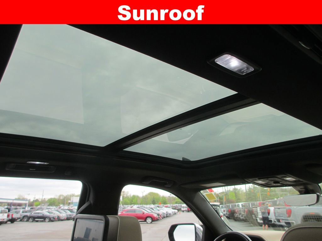 Used 2021 Chevrolet Tahoe Premier AWD/4WD image 16