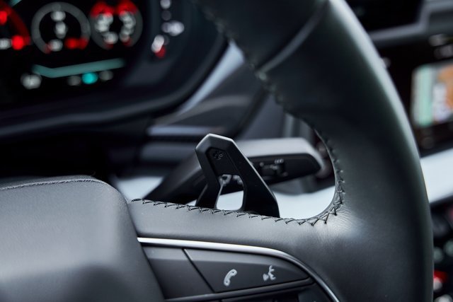 Used 2025 Lamborghini Urus SE image 59