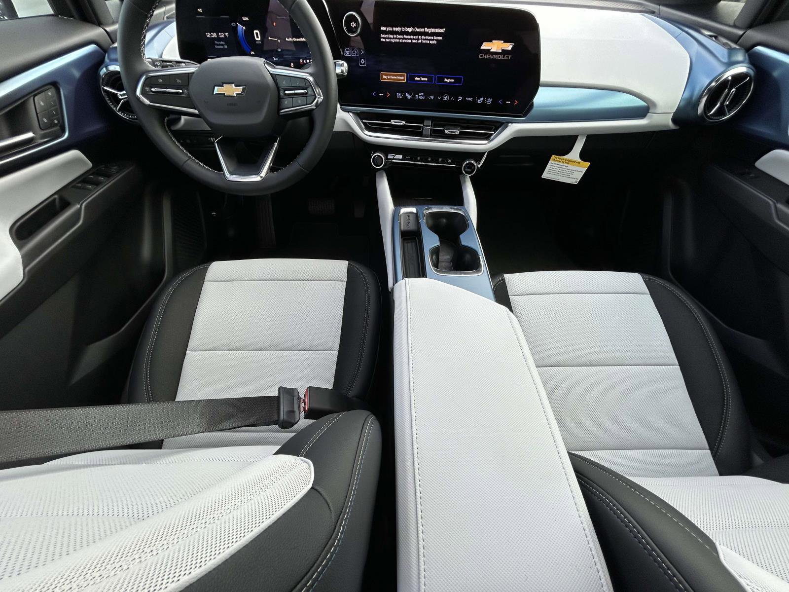 New 2026 Chevrolet Equinox EV LT image 13