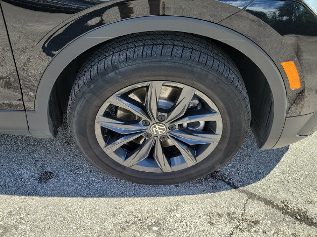 Used 2024 Volkswagen Tiguan SE FWD image 7