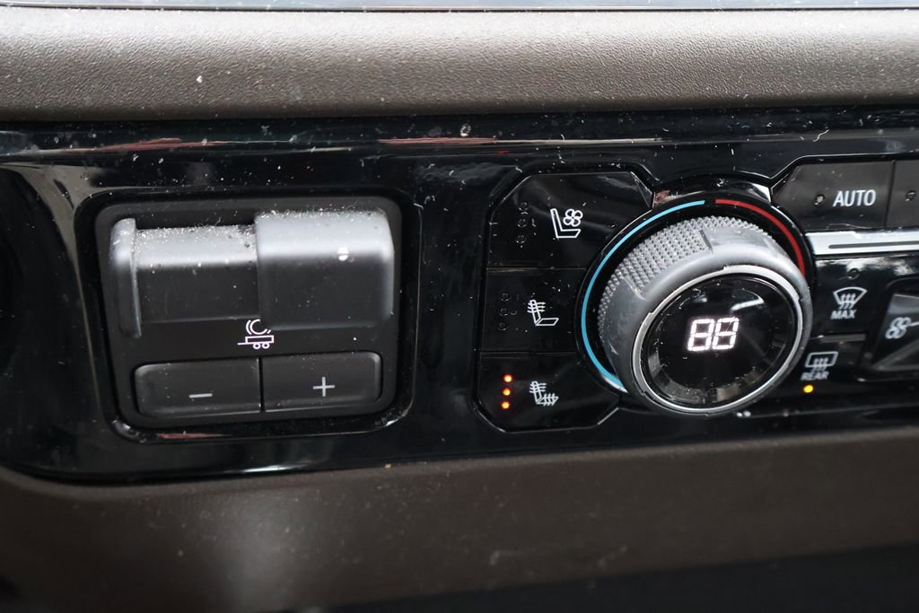 Used 2023 Chevrolet Silverado 1500 LTZ w/ LTZ Premium Package image 29